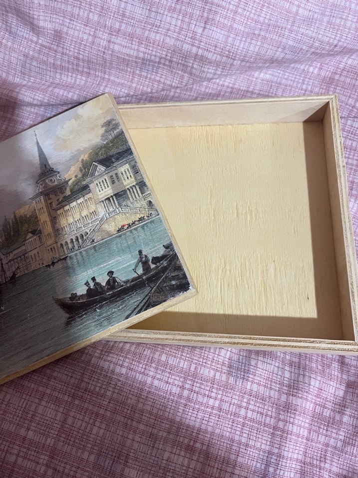 Altın Renkli Pastel Tonlarda Şehir Manzarası Tablosu - Görsel 2