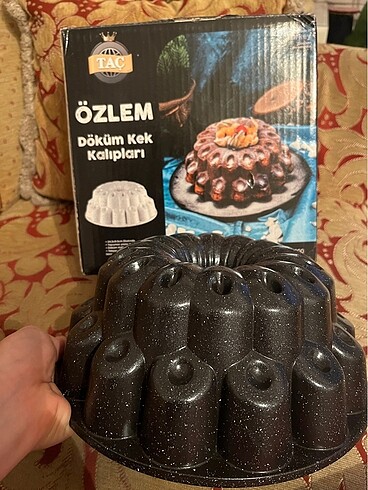 Taç döküm kek kalıbı