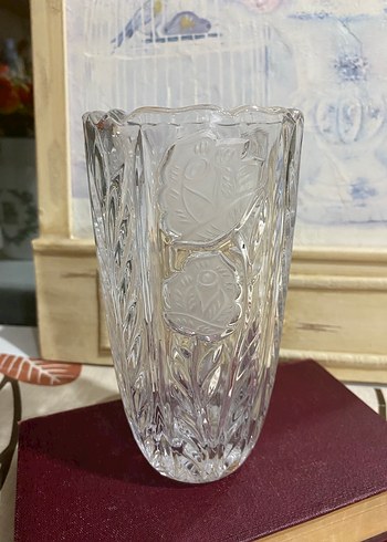 Beyaz Desenli Şeffaf Vazo - Görsel 2