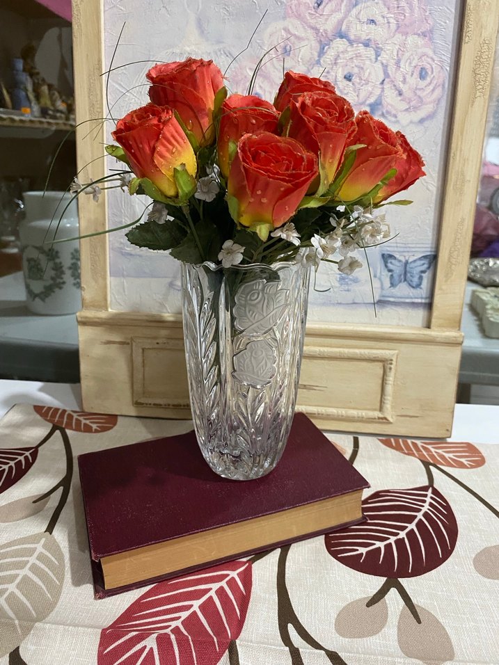 Beyaz Desenli Şeffaf Vazo - Görsel 4