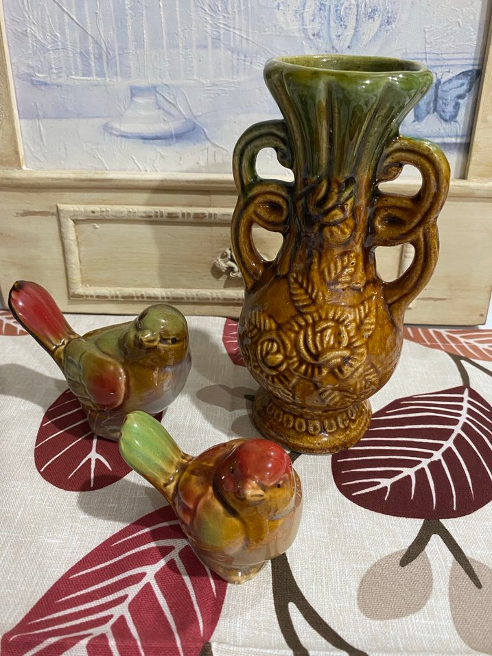 Koyu haki seramik vazo ve kuş figürlü aksesuarlar - Görsel 2