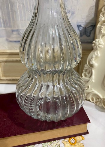 Köşeli Tıpalı Beyaz Cam Vazo - Görsel 2