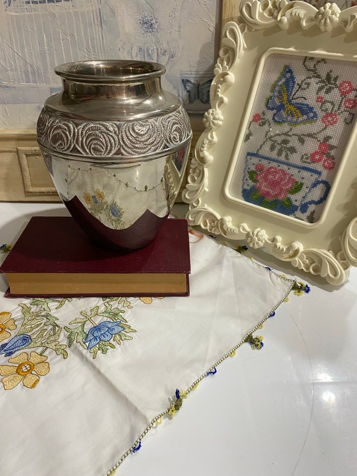 Parlak Beyaz İşlemeli Vazo - Görsel 4