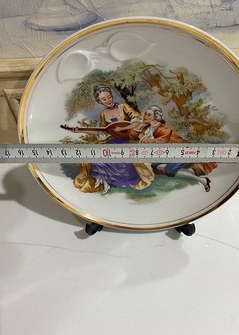 Parlak Beyaz Dekoratif Figürlü Tabak - Görsel 4