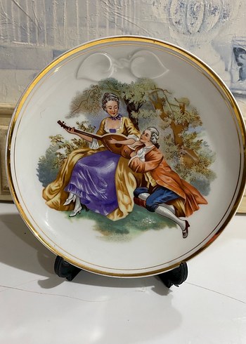 Parlak Beyaz Dekoratif Figürlü Tabak - Görsel 2