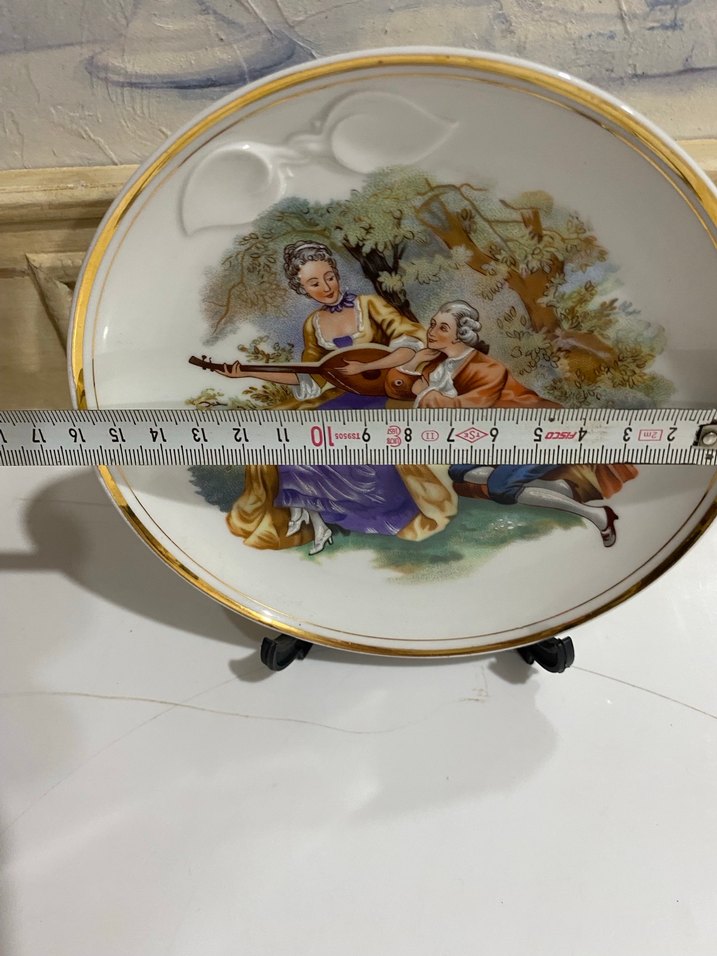 Parlak Beyaz Dekoratif Figürlü Tabak - Görsel 4