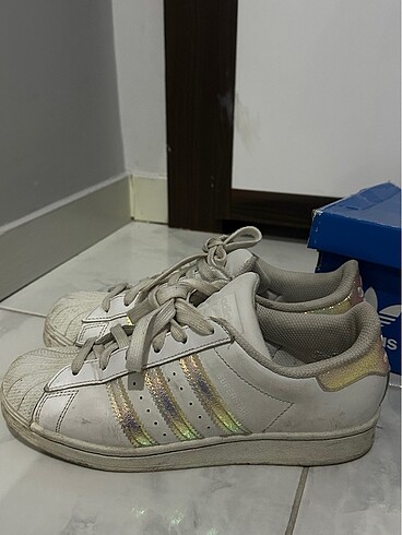 38 Beden Adidas Süperstar Ayakkabı