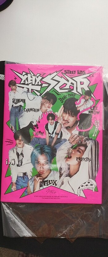 Stray kids rockstar albüm headliner