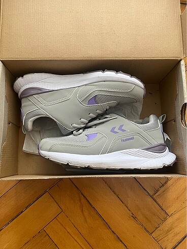 Hummel Vega Lunar Rock