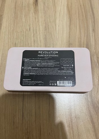 Revolution Revolution Far Paleti