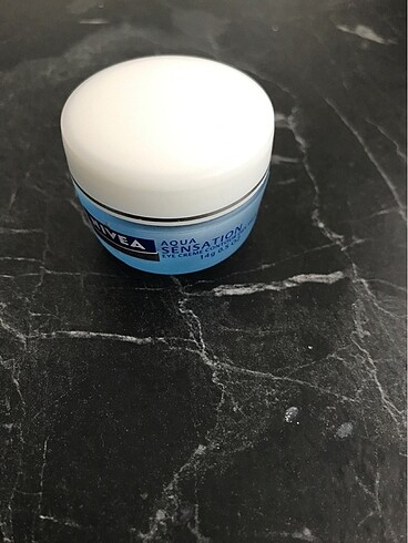 Nivea Göz çevresi bakım kremi AQUA Sensatıon