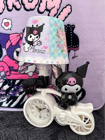 Kuromi masa saati masa lambası