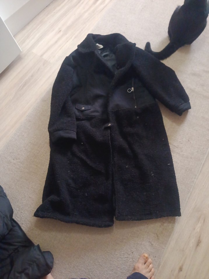 Siyah Uzun Kürklü Bol Kesim Kadın Kaban - Görsel 2