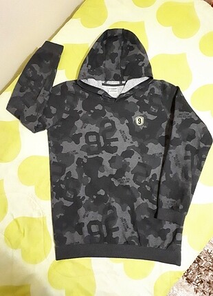 Kapşonlu Sweatshirt