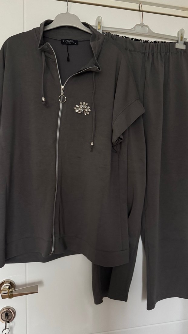 Gri Nakışlı Kadın Rahat Eşofman Takımı - Görsel 2