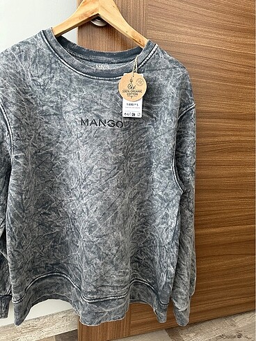 Mango Sweatshirt