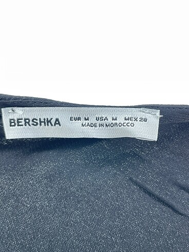 m Beden siyah Renk Bershka Kısa Elbise %70 İndirimli.