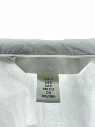s Beden beyaz Renk H&M Gömlek %70 İndirimli.