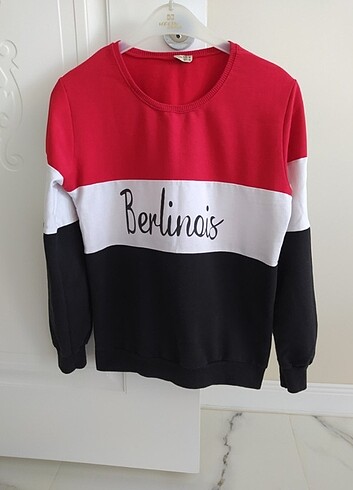 Kırmızı beyaz siyah sweatshirt