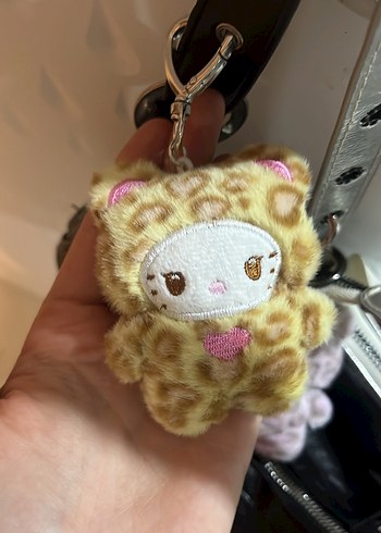 Kahverengi Hello kitty peluş kalpli anahtarlık