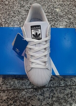42 Beden beyaz Renk Adidas Süperstar 42 İthal