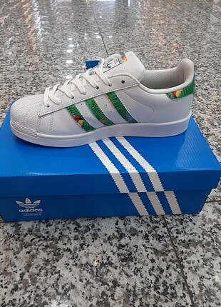 42 Beden Adidas Süperstar 42 İthal