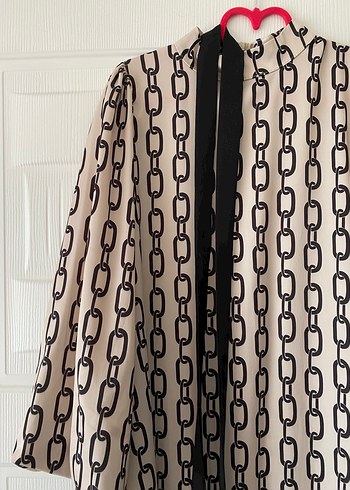 Zincir Detaylı Uzun Bej Kadın Elbise - Görsel 2