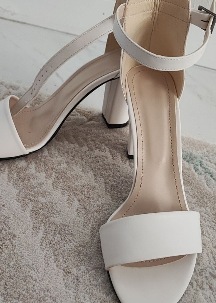 Beyaz Sandalet 40 Numara - Görsel 3