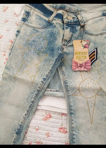 Nakışlı Düğmeli Kız Çocuk Alt-Üst Takım - Görsel 5