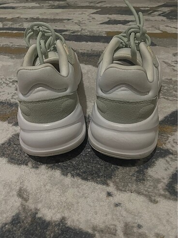 40 Beden çeşitli Renk Adidas spor ayakkabı