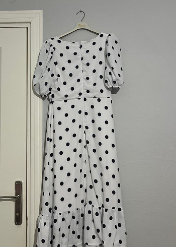 Puantiye Desenli Uzun Beyaz Elbise - Görsel 4