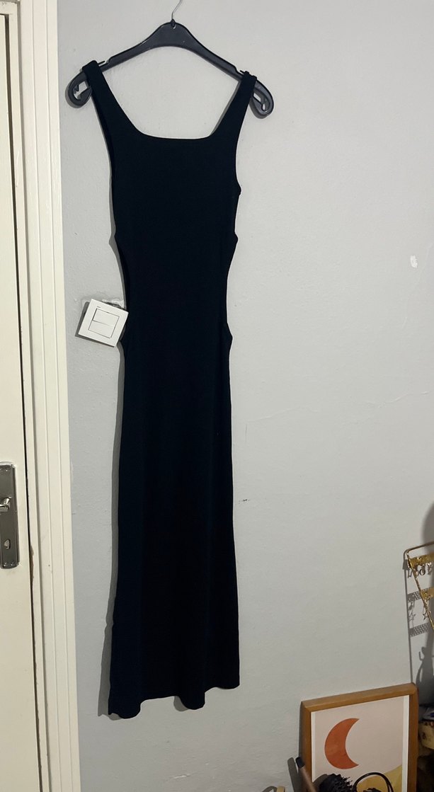 Siyah V Yaka Uzun Dar Kesim Elbise - Görsel 5