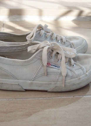 Beyaz Superga