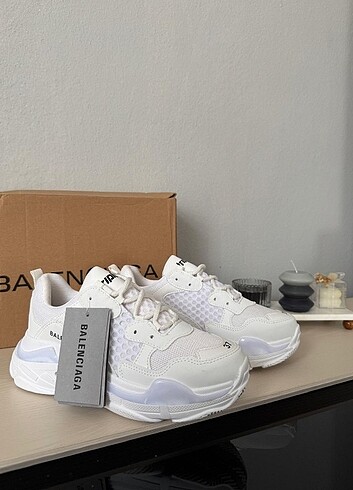40 Beden beyaz Renk BALENCIAGA KADIN SPOR AYAKKABI