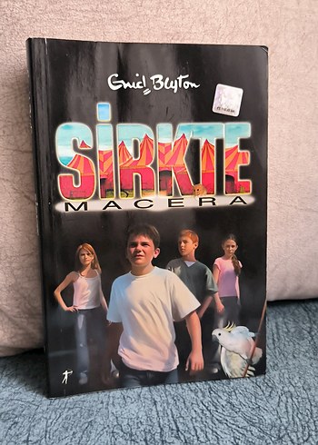 Sirkte Macera - Enid Blyton