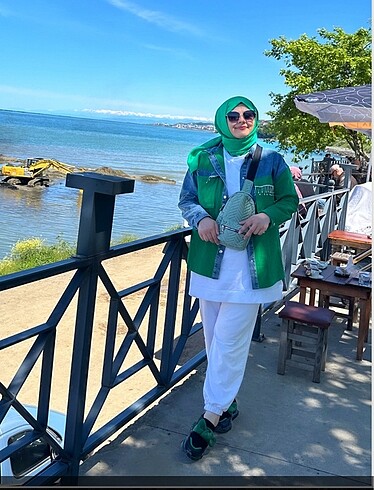 Beyaz takım kot ceket şal