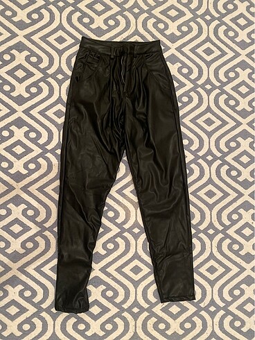 İADE DEĞİŞİM SON FİYAT 50MEVCUT DEĞİL Zara deri pantolon havuç ş