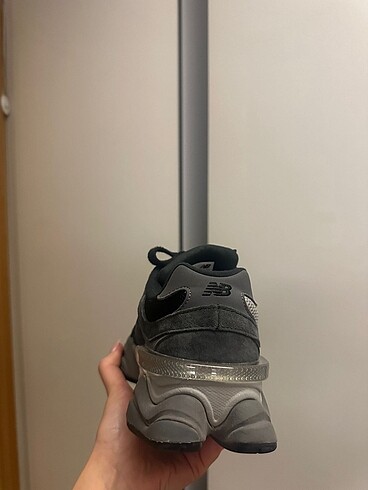 37 Beden gri Renk SON İNDİRİMDİR NEW BALANCE 9060 SIYAH SIFIR İADE VE DEĞİŞİMİ YOK