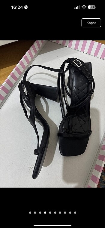 35 Beden siyah Renk Bershka sıfır yeni çok tatlı normalde 36 giyiyorum ama kalıbı ge