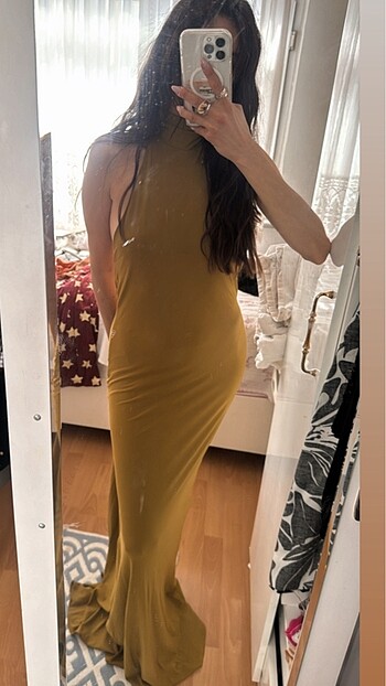 ZARA SIFIR YAĞ YEŞİLİ MÜKEMMEL BİR ELBİSE SIFIR DERİN SIRT DEKOL
