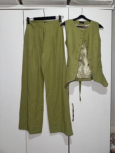 ZARA KETEN ALT ÜST TAKIM SIFIR İKİ RENK MEVCUTTUR İADE VE DEĞİŞİ