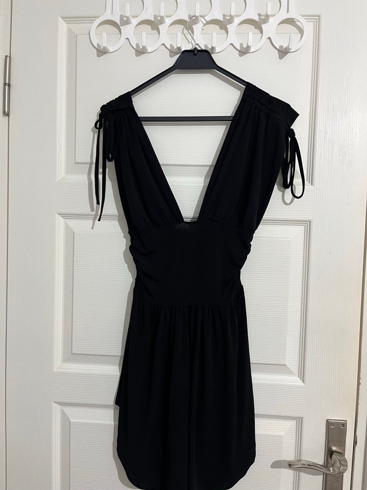 Siyah V Yaka Mini Elbise - Görsel 2