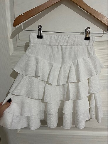 Beyaz pileli etek - Görsel 3