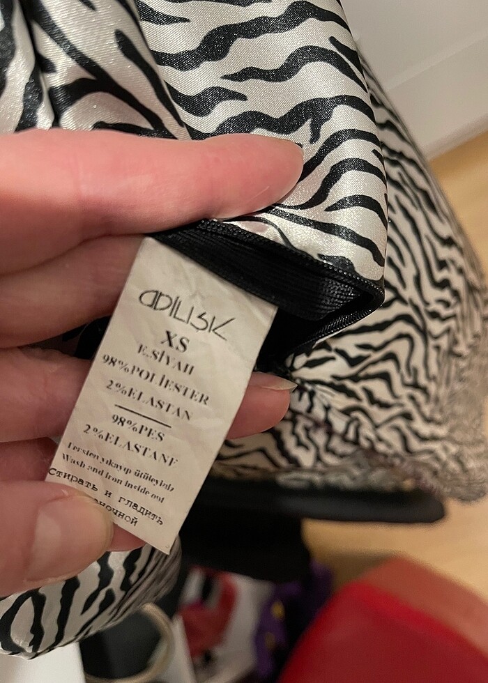 Saten kemeri kendinden dekolteli elbise .. - Görsel 3