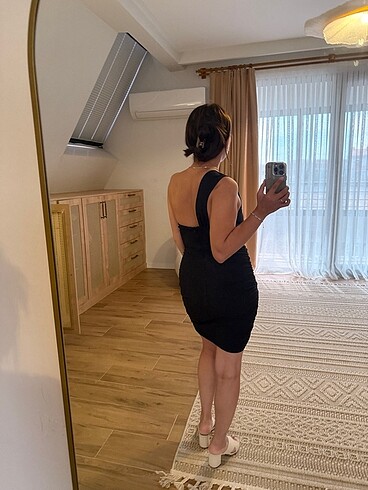 Zara Dekolteli Mini Siyah Elbise - Görsel 4