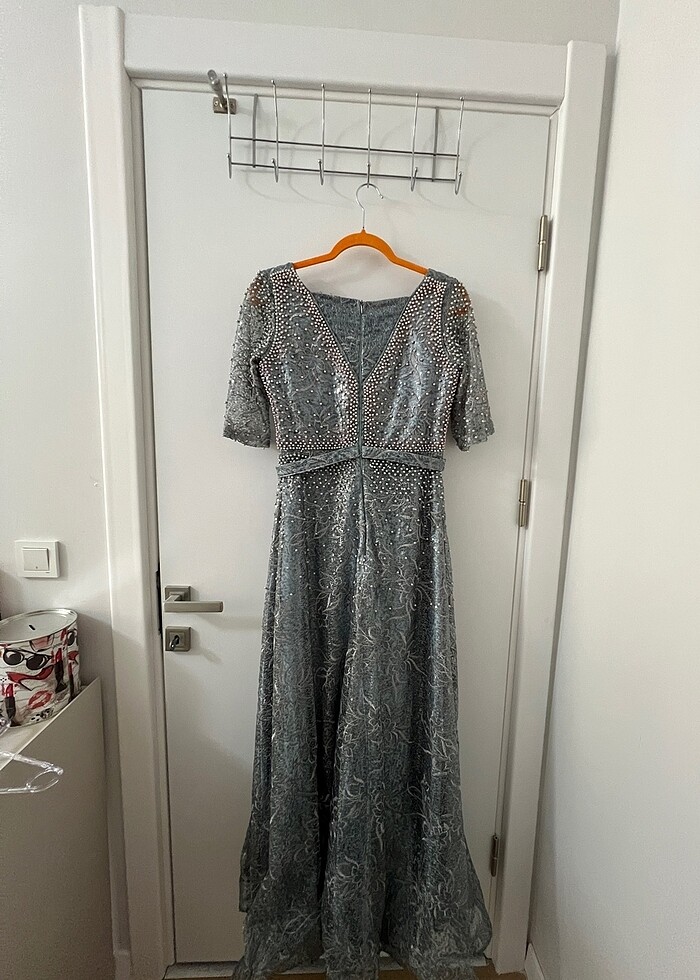 Taşlı güzel elbise - Görsel 3