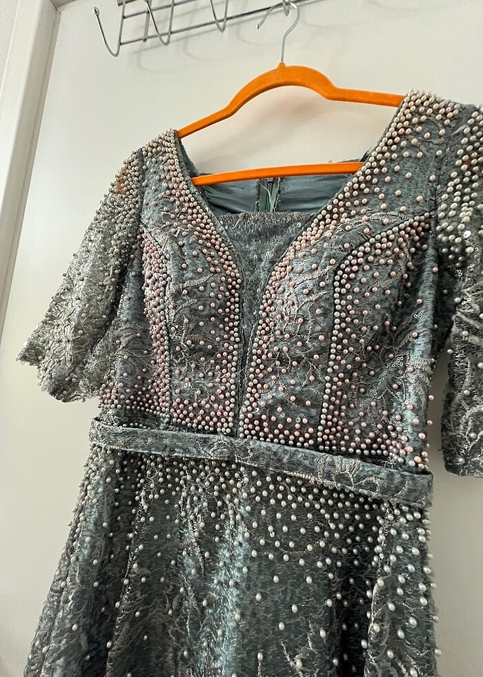 Taşlı güzel elbise - Görsel 4
