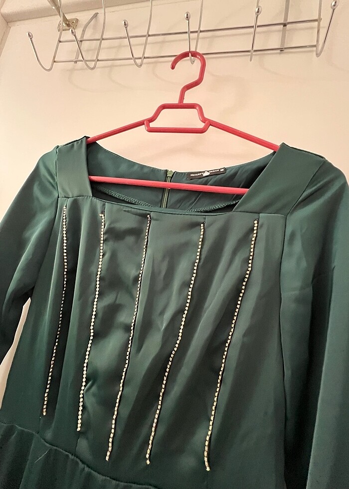 Uzun yeşil elbise - Görsel 2