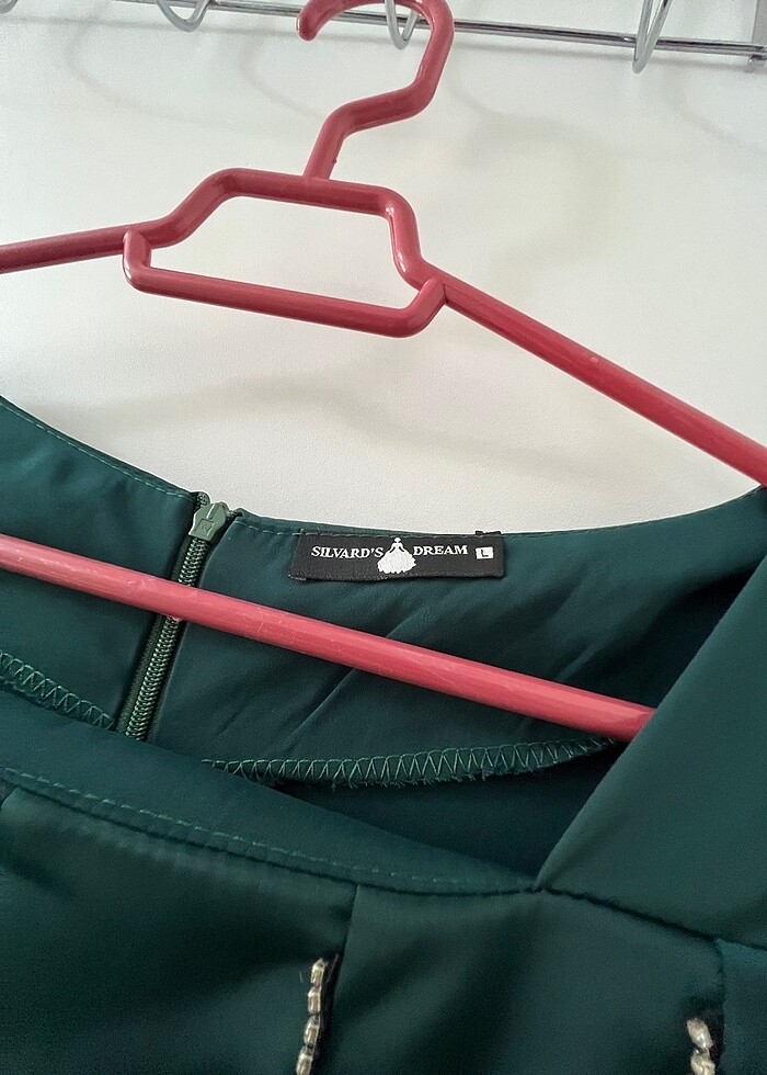 Uzun yeşil elbise - Görsel 3