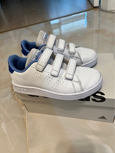 30 Beden Adidas çocuk ayakkabı